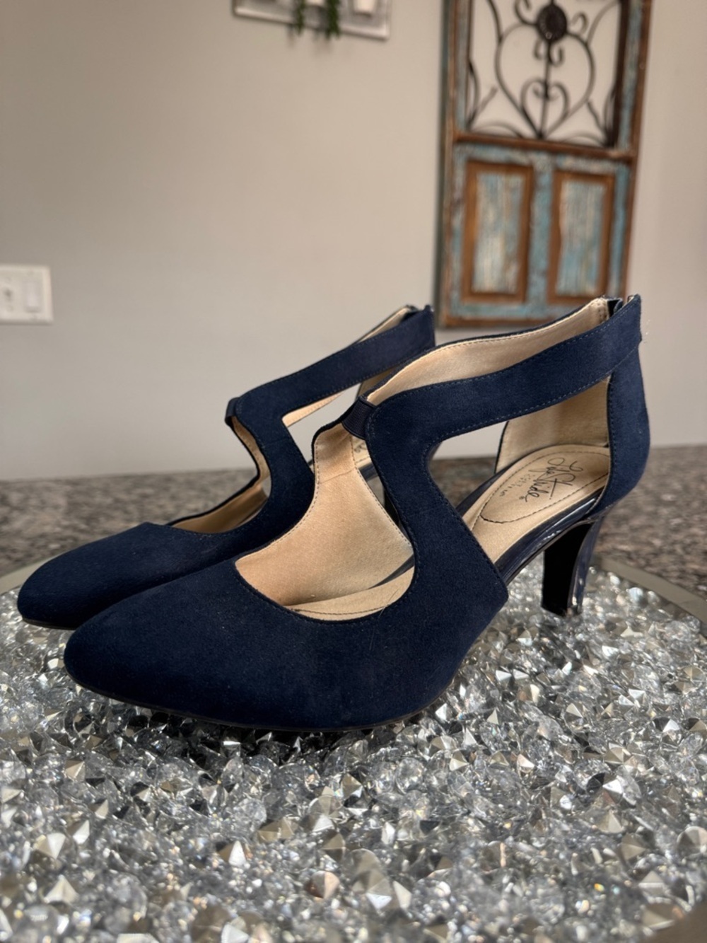 Life Stride flex Navy Mary Jane Cutout T-Strap Pumps EUC 9W